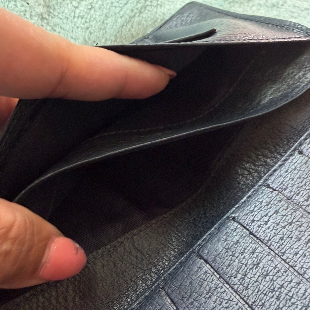 Gucci Black and Cream Monogram Clutch - Picture 12 of 16